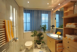 Steinlechner-Elke-Talhaueslweg-28-Hopfgarten-Badezimmer